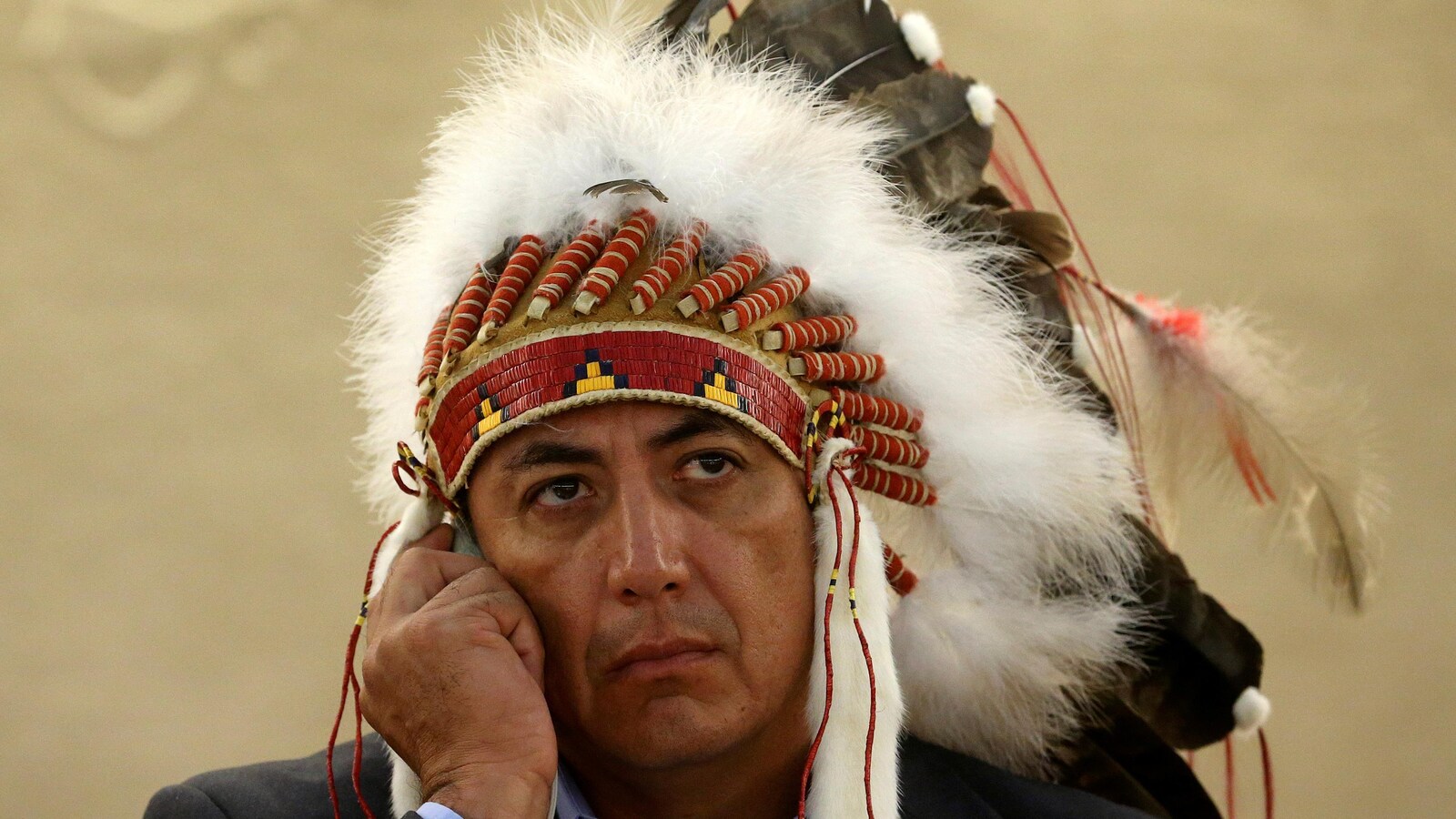 Le président de la communauté sioux de Standing Rock, Dave Archambault, avant son discours contre Dakota Access devant le Conseil des droits de l'homme de l'ONU à Genève, en Suisse, en septembre 2016.