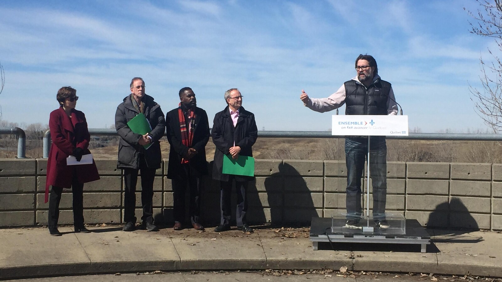 Au lutrin, le ministre québécois de l'Environnement, David Heurtel