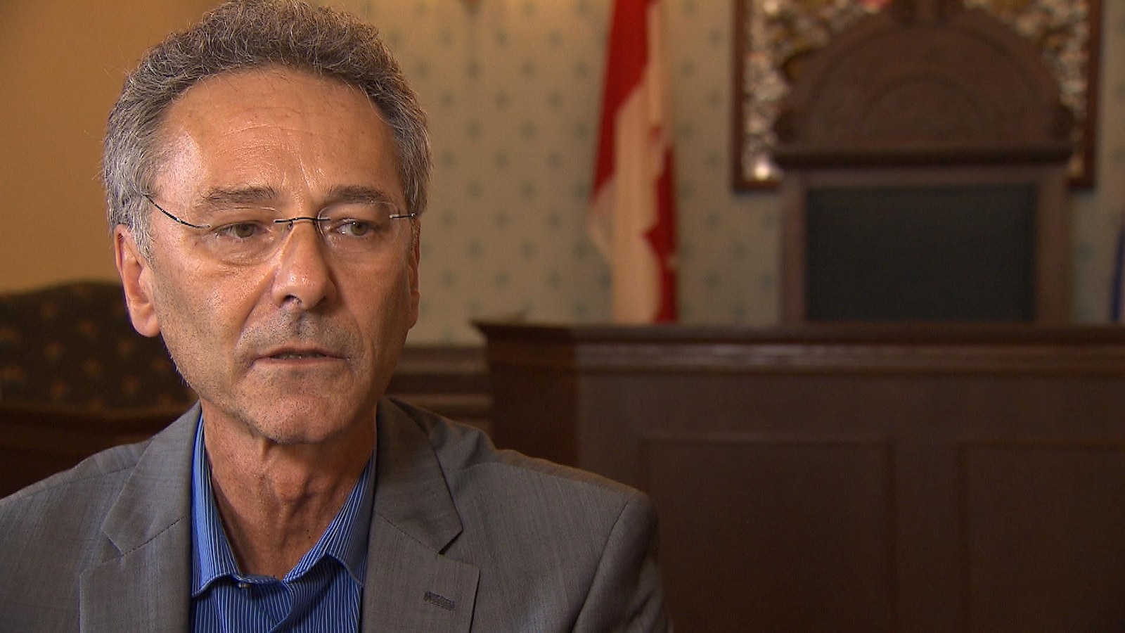 Denis Lavoie dans l'hôtel de ville de Chambly