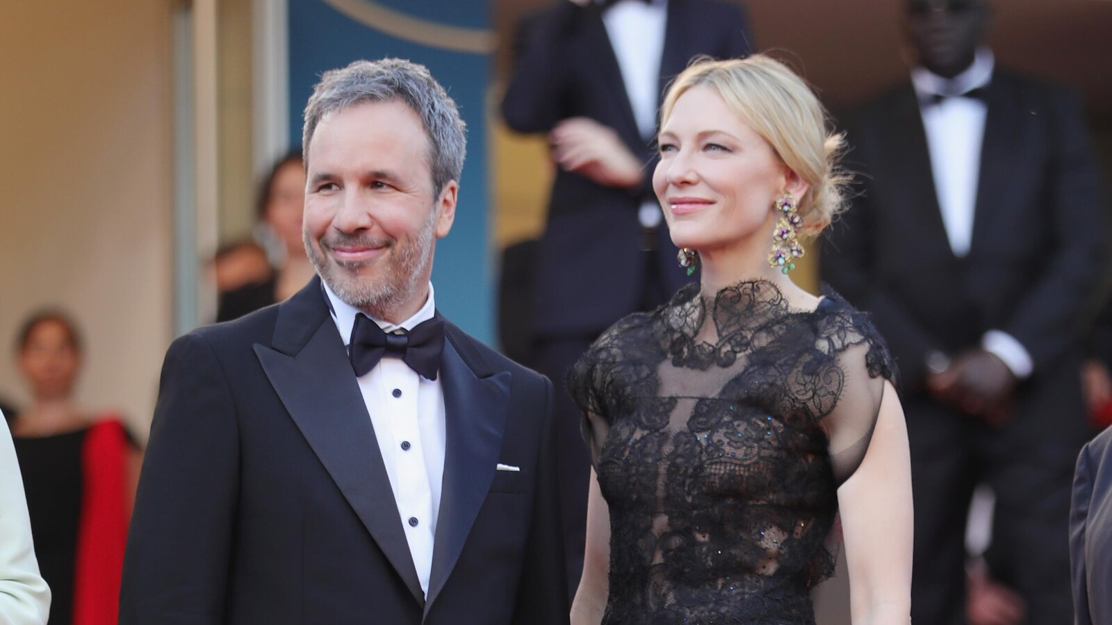 Denis Villeneuve et Cate Blanchett prennent la pose sur les marches du Festival de Cannes 2018.
