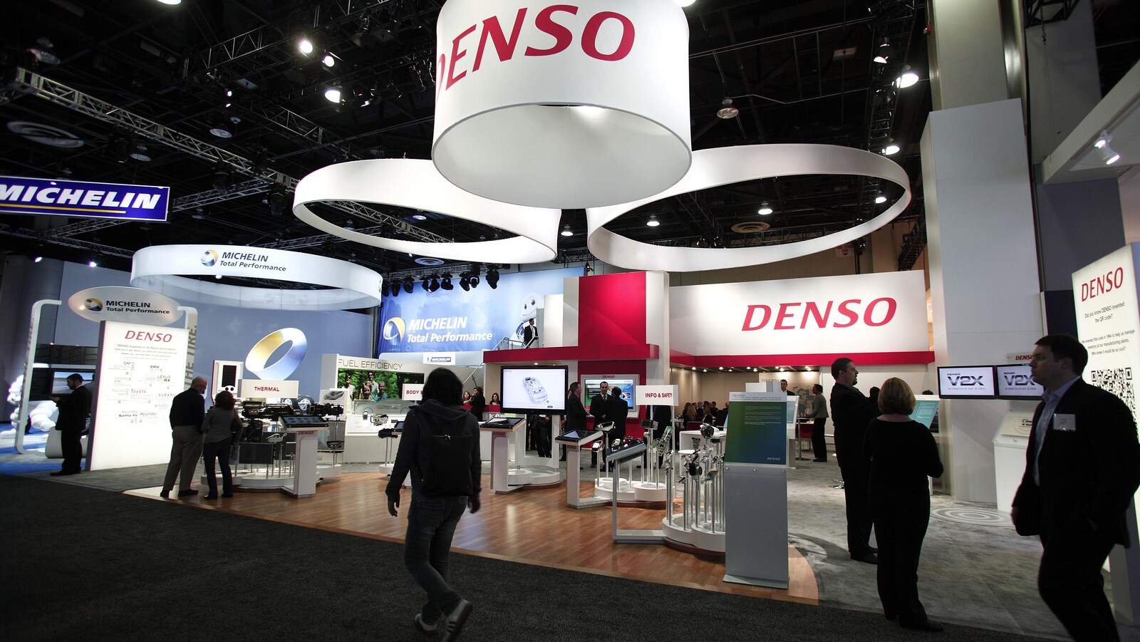Le stand d'exposition de Denso lors du Salon de l'auto de Détroit, en 2013.