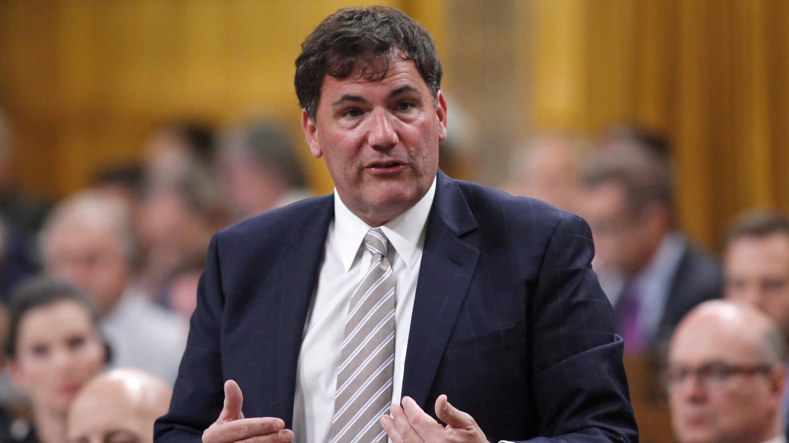 Dominic LeBlanc, qui était ministre des Pêches, des Océans et de la Garde côtière canadienne, devient ministre des Affaires intergouvernementales, du Commerce intérieur et des Affaires du Nord.