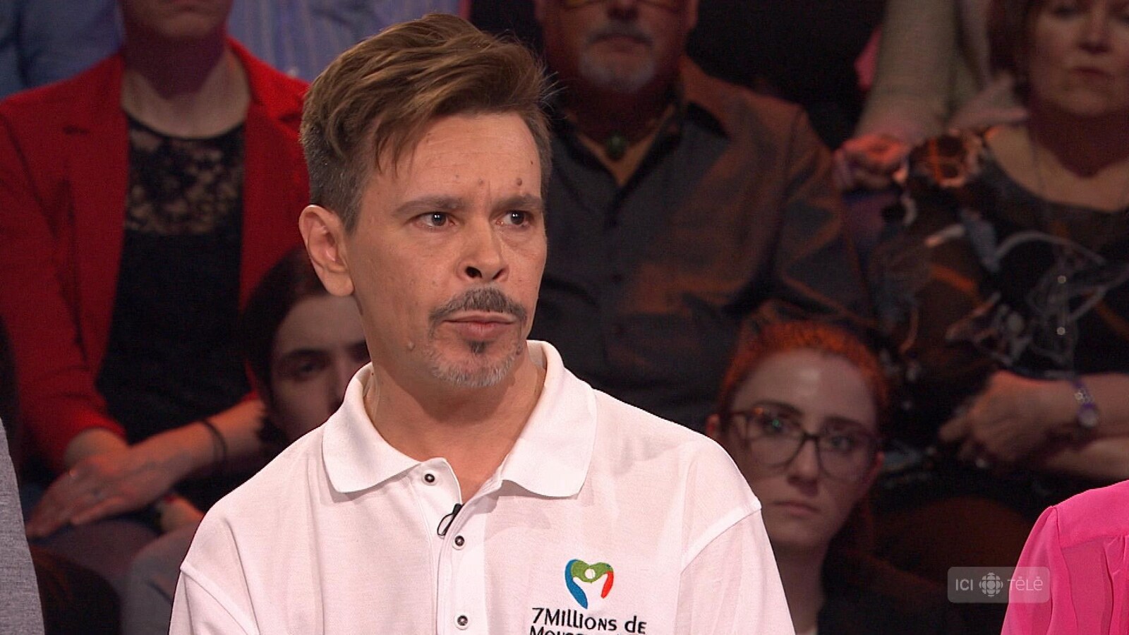 Gros plan de Donald Duguay sur le plateau de l’émission «Tout le monde en parle».