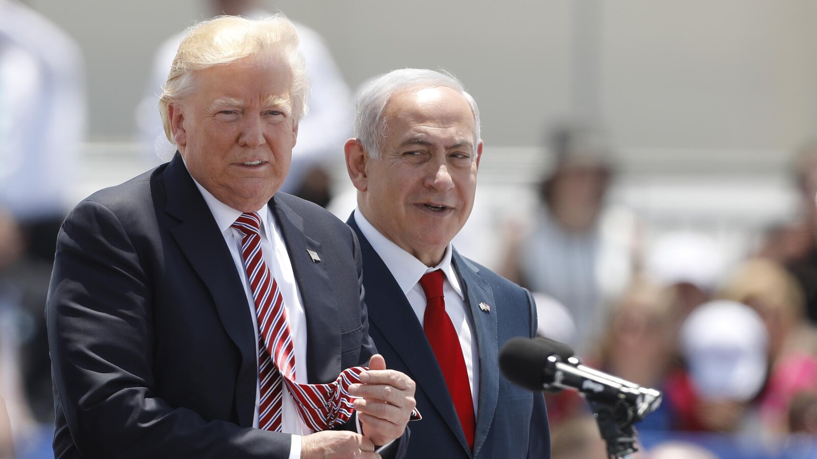 Trump sert le Golan sur un plateau à Nétanyahou Trump sert le Golan sur un plateau à Nétanyahou