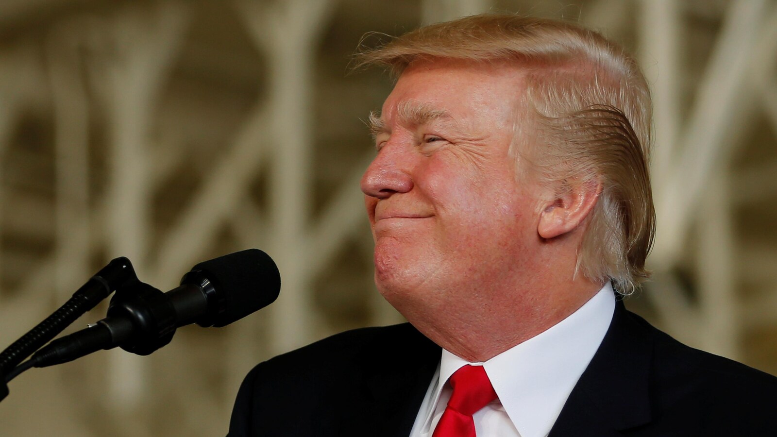Donald Trump s'intéresse à l'idée d'utiliser la grâce présidentielle pour mettre ses proches conseillers, des membres de sa famille ainsi que lui-même à l'abri de toute accusation.