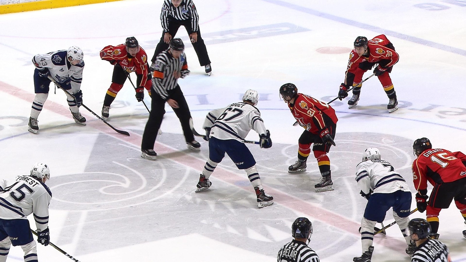 Le Drakkar et l'Océanic se préparent pour la première ronde des séries éliminatoires de la LHJMQ.
