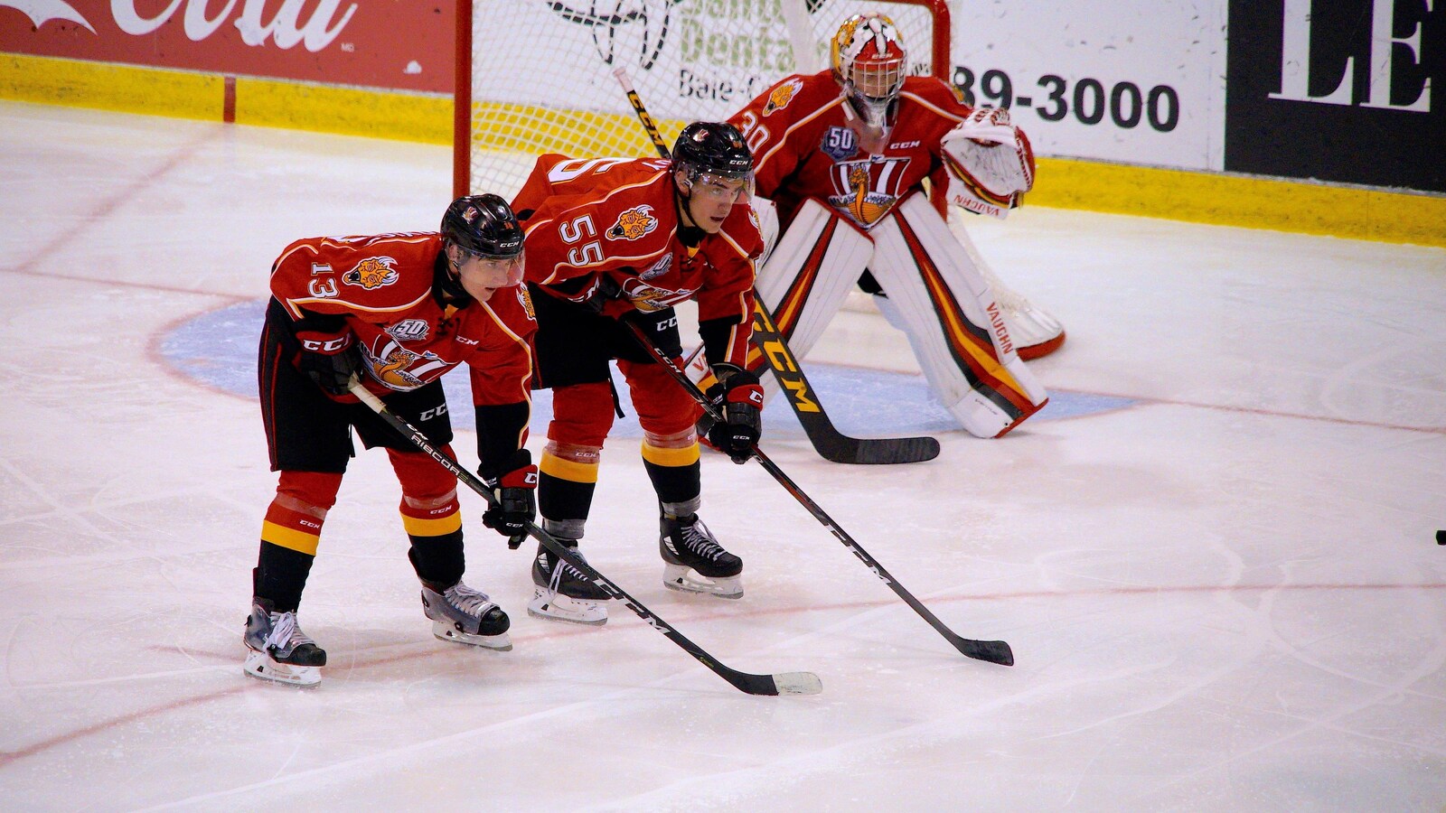 Trois joueurs du Drakkar de Baie-Comeau sur la glace
