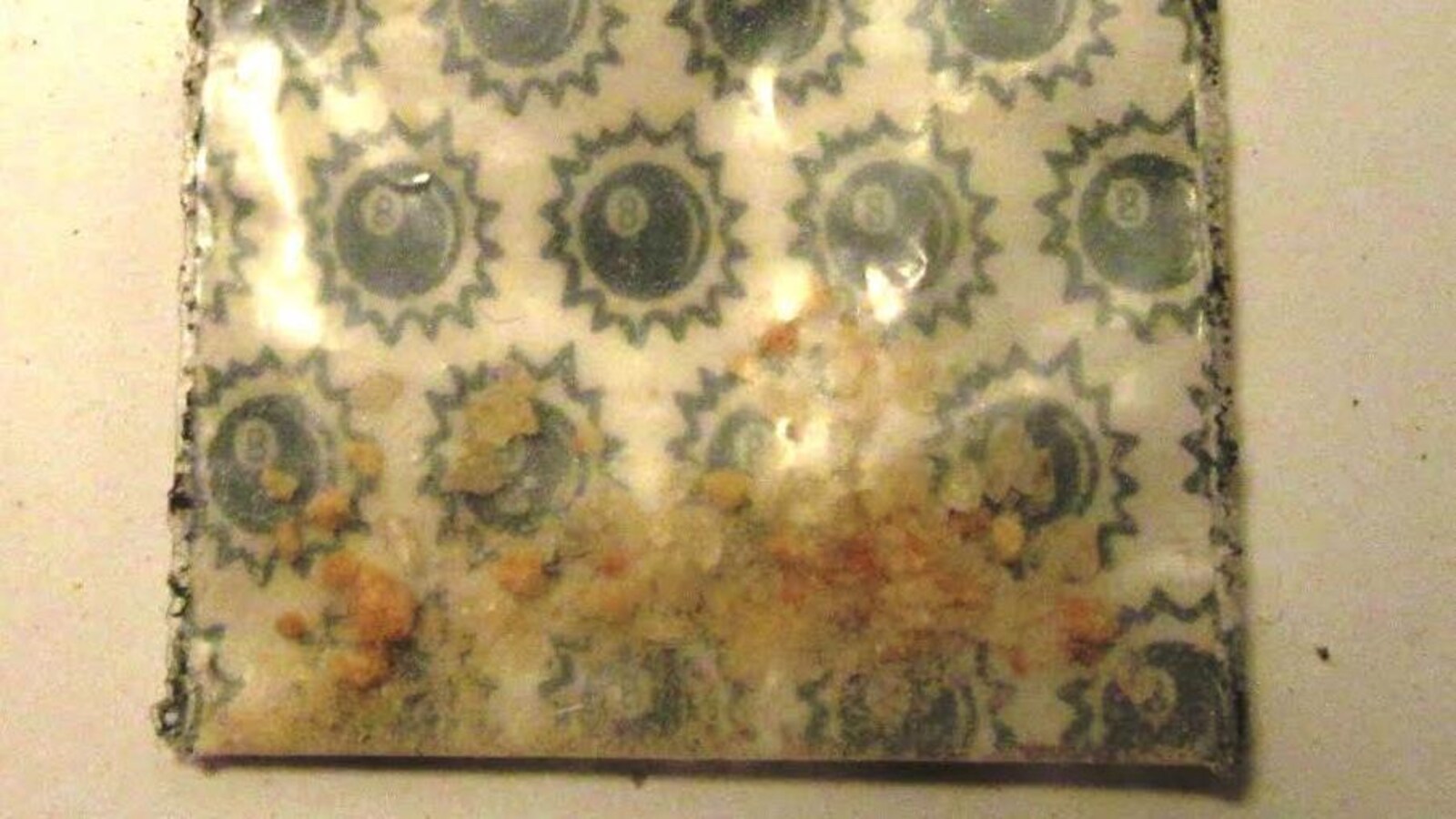 Une poudre apparentée à la diméthyltryptamine (DMT) a été retrouvée lors d’une perquisition à un domicile de la rue Marchand vendredi dernier.