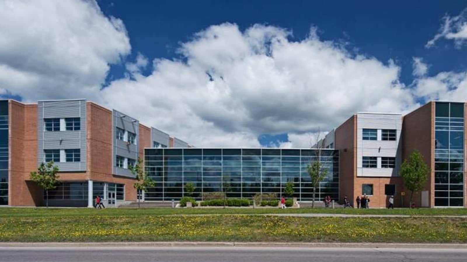 Bureau En Gros Gatineau Heures : Ils ont vécu le double horaire l apprentissage de nicolas