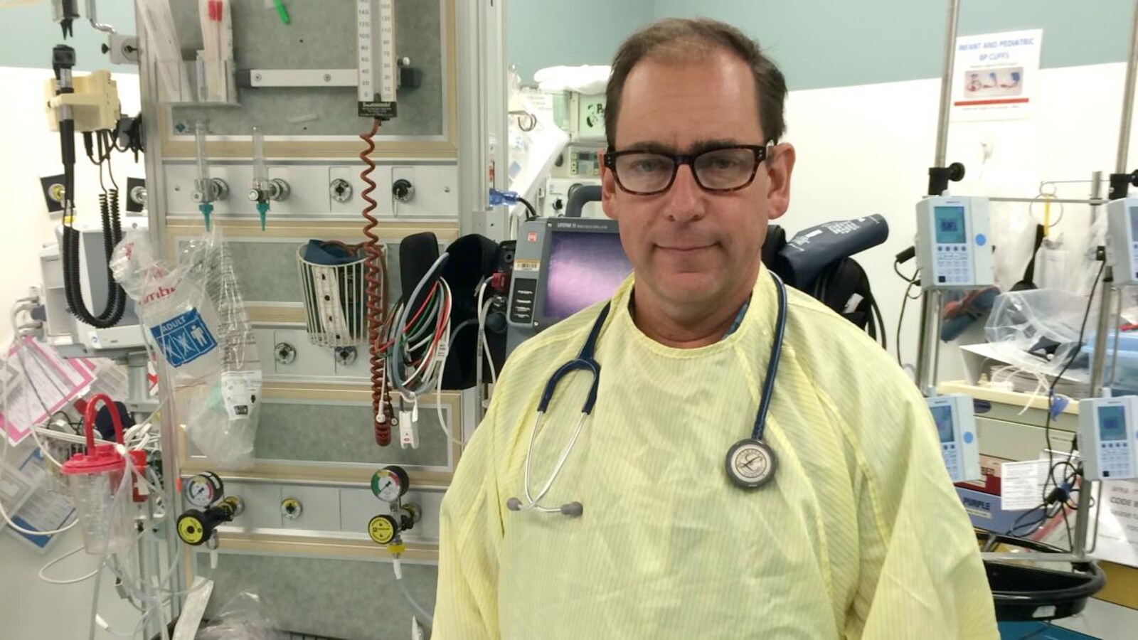 Le docteur Eddy Lang est responsable des urgences à Calgary.
