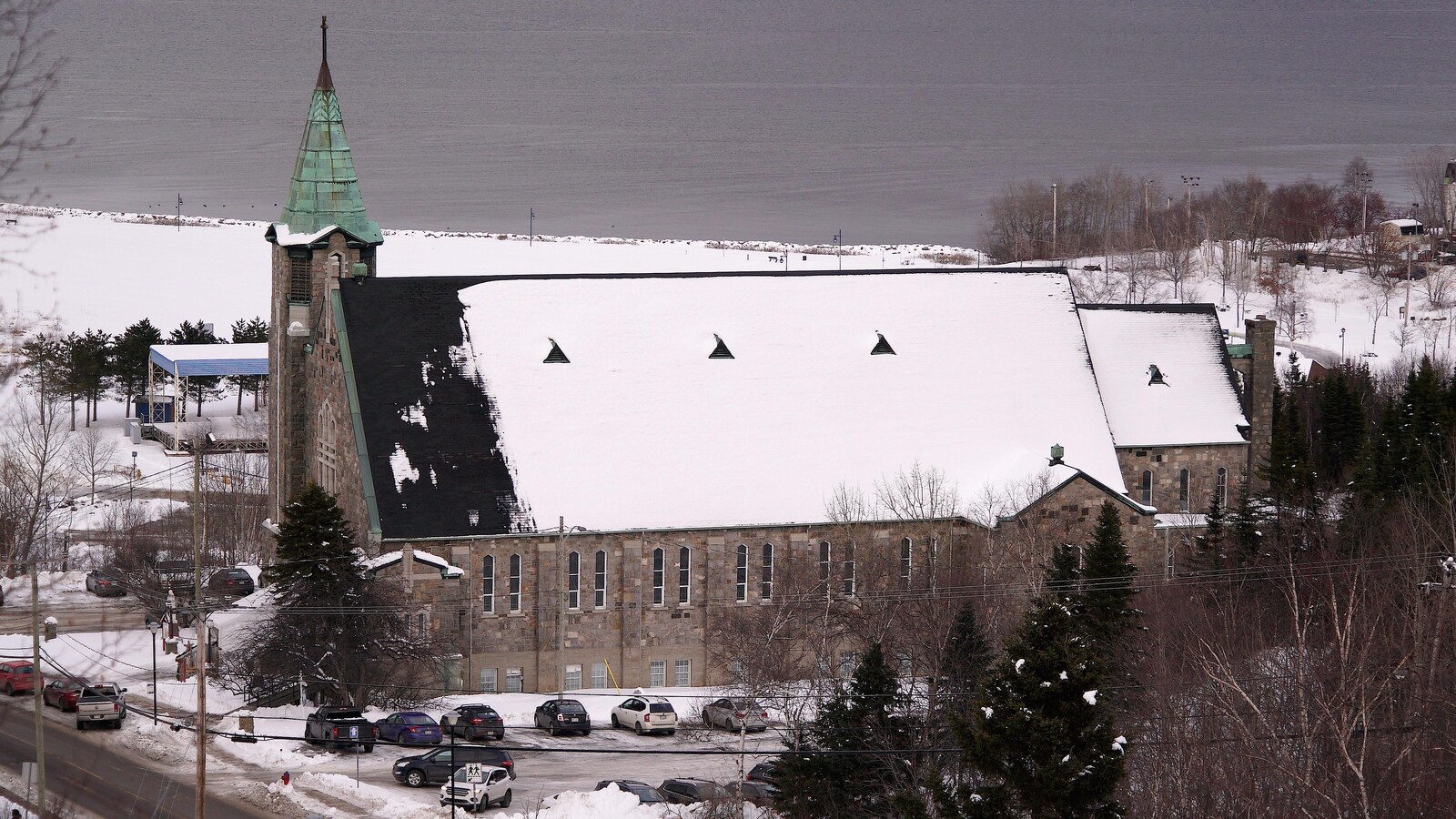 La construction de l'église Sainte-Amélie a commencé en 1939.