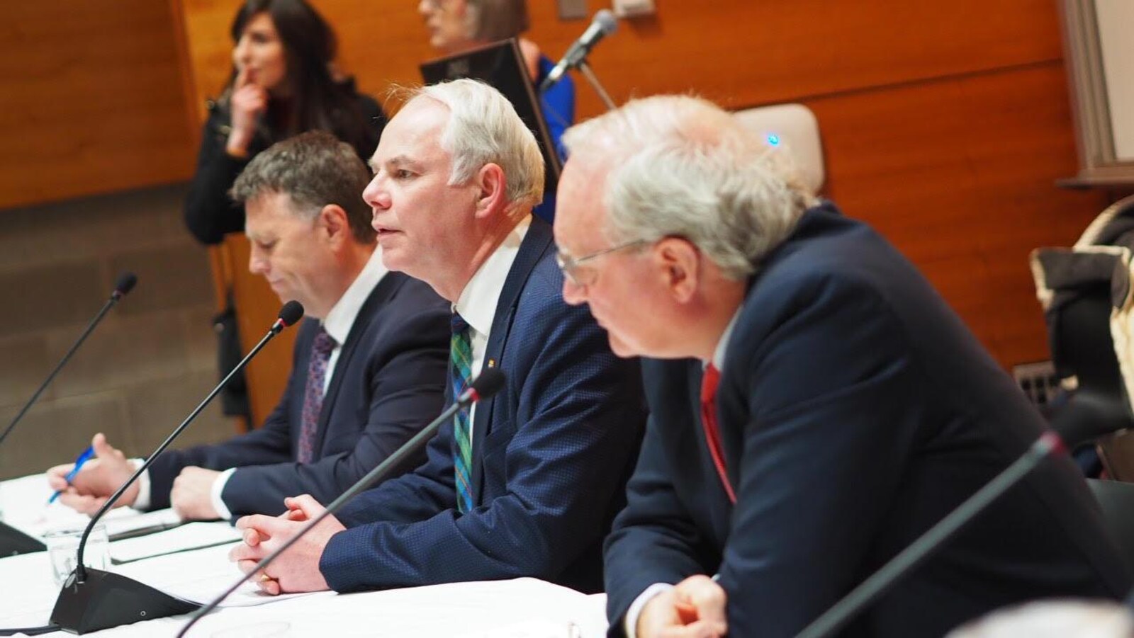 Les trois chefs des partis politiques lors du dévoilement de leurs promesses électorales.