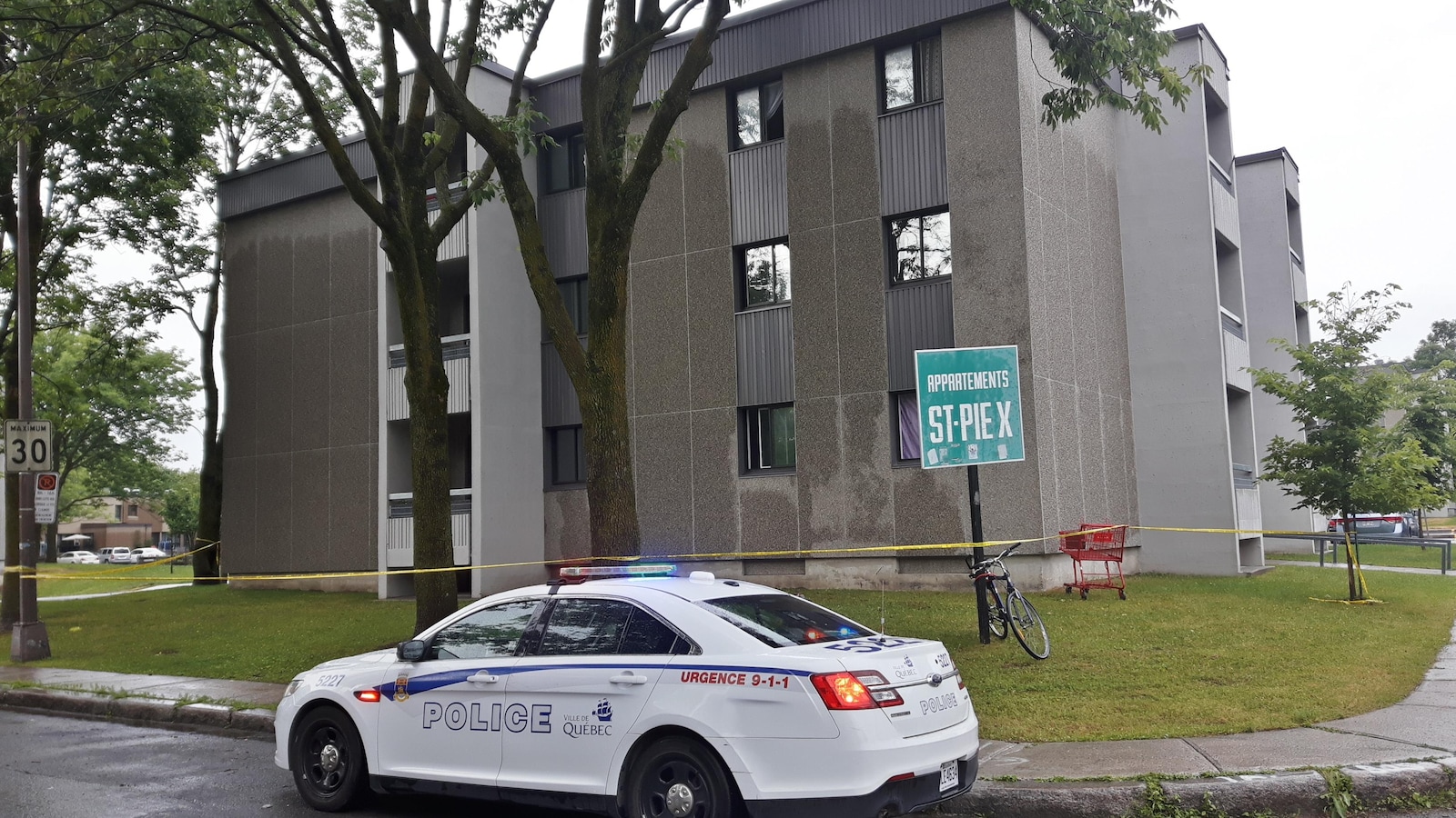 L'enfant est tombé d'une fenêtre située au troisième étage de cet immeuble de l'arrondissement La Cité-Limoilou.
