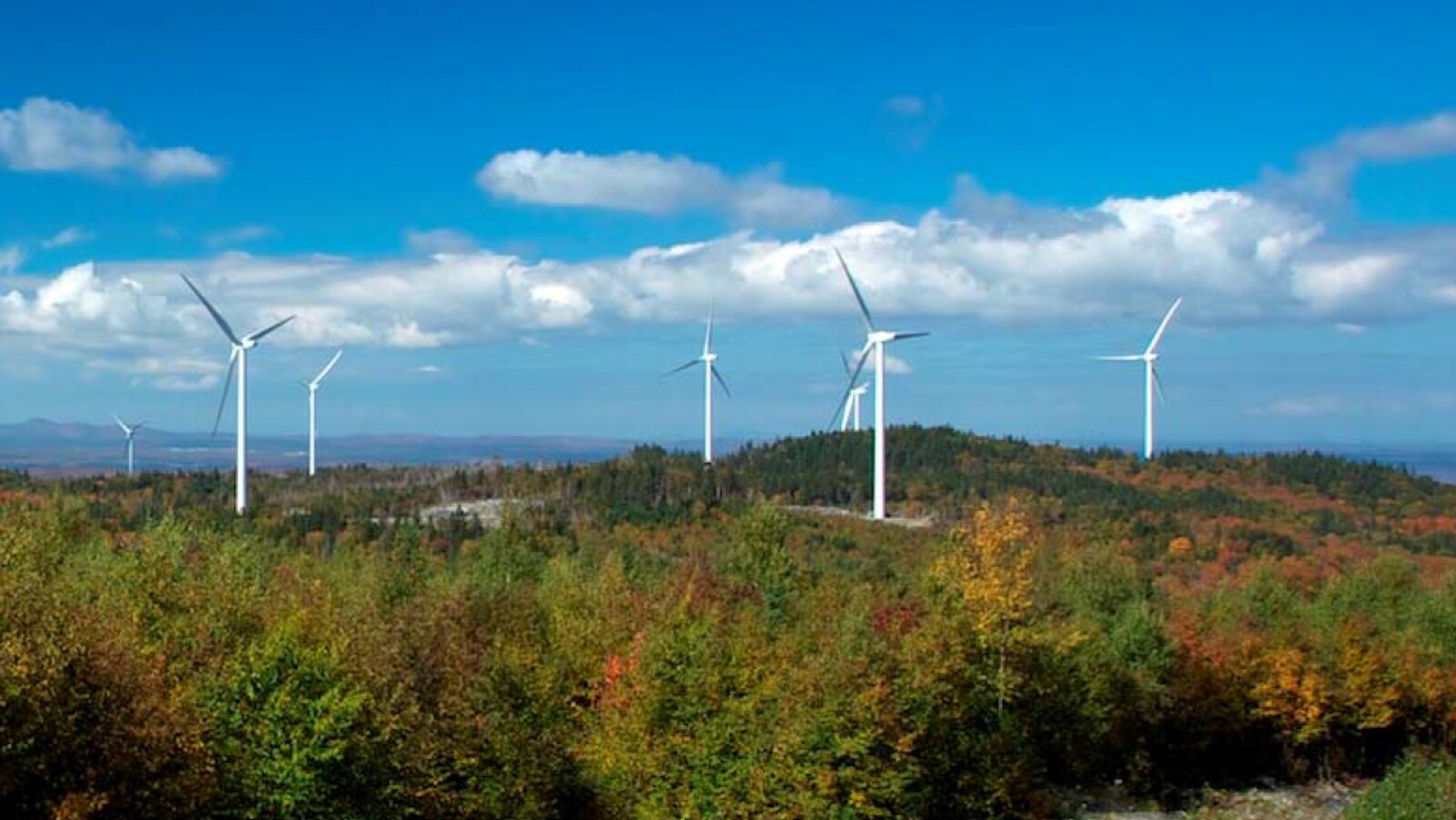Une partie du parc éolien de Saint-Robert-Bellarmin