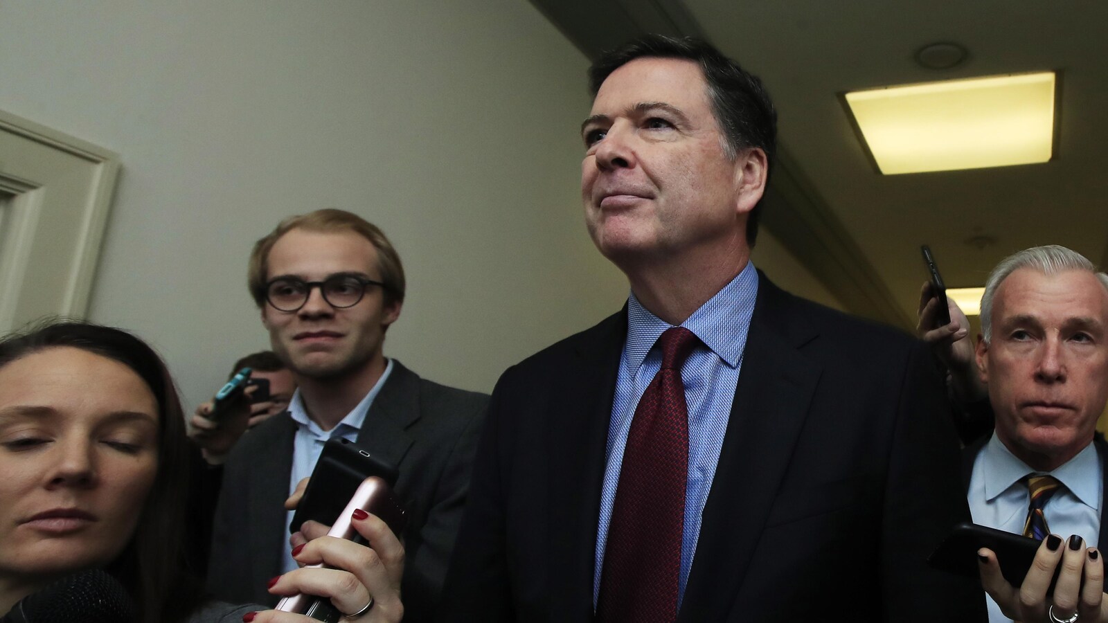 L'ex-chef du FBI James Comey sur le gril des républicains américains