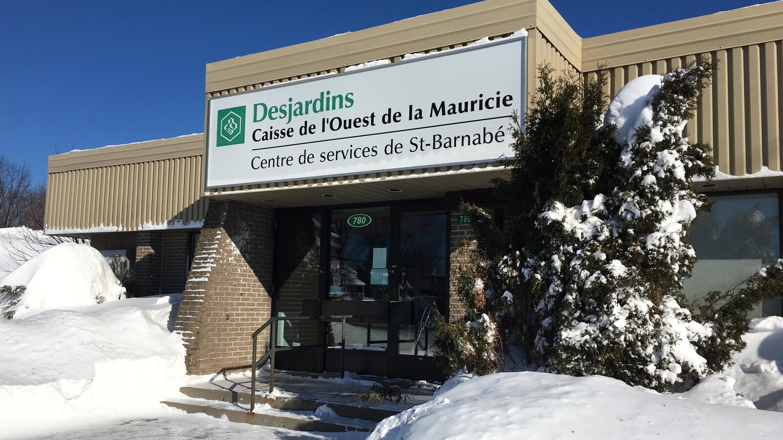Après les caisses, Desjardins ferme les guichets automatiques ICI