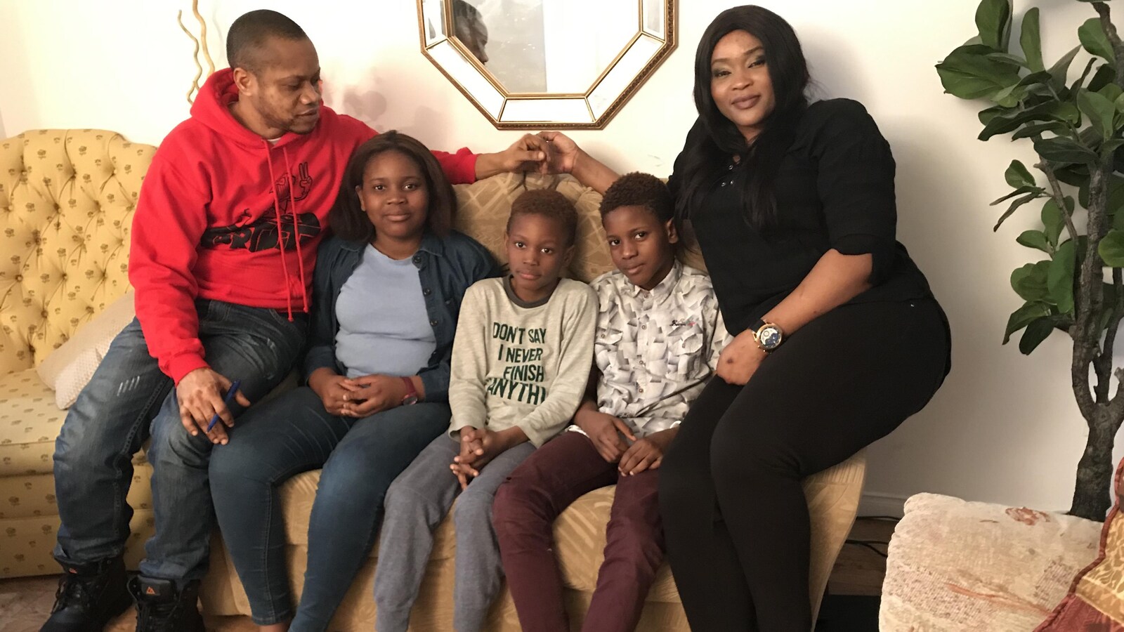 À leur arrivée au Canada, Tracy Akpojotor, son mari et leurs trois enfants se sont tout d’abord installés à Montréal après avoir fui le Nigeria.