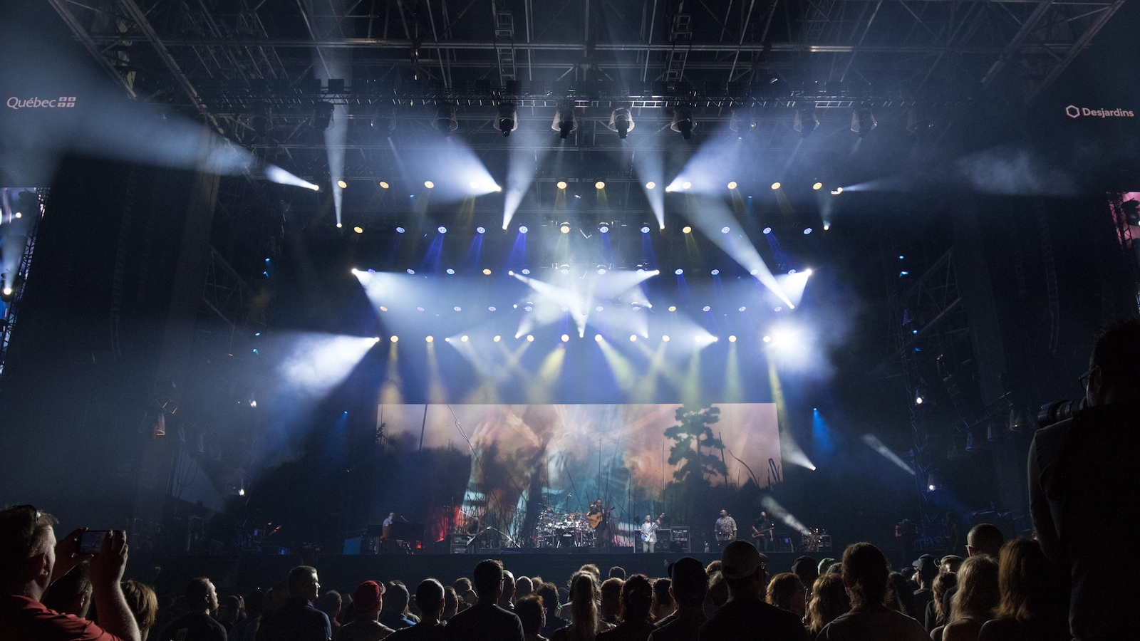 Le groupe Dave Matthews Band a clôturé le FEQ.