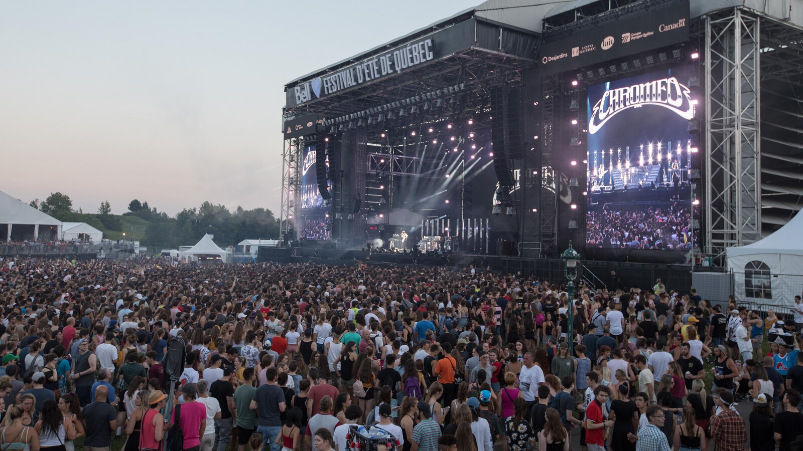 Des milliers de personnes participent chaque année au FEQ.