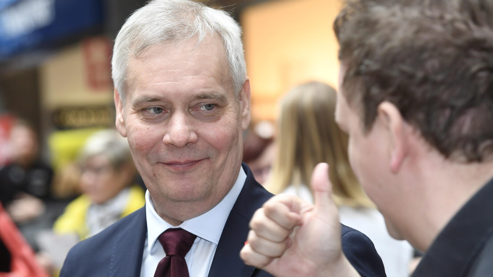 Le candidat Anti Rinne fait campagne pour les élections législatives en Finlande prévues dimanche.