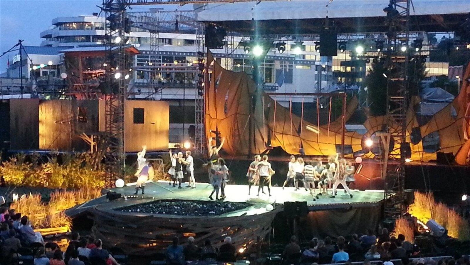 La troupe Flip Fabrique à l'Agora