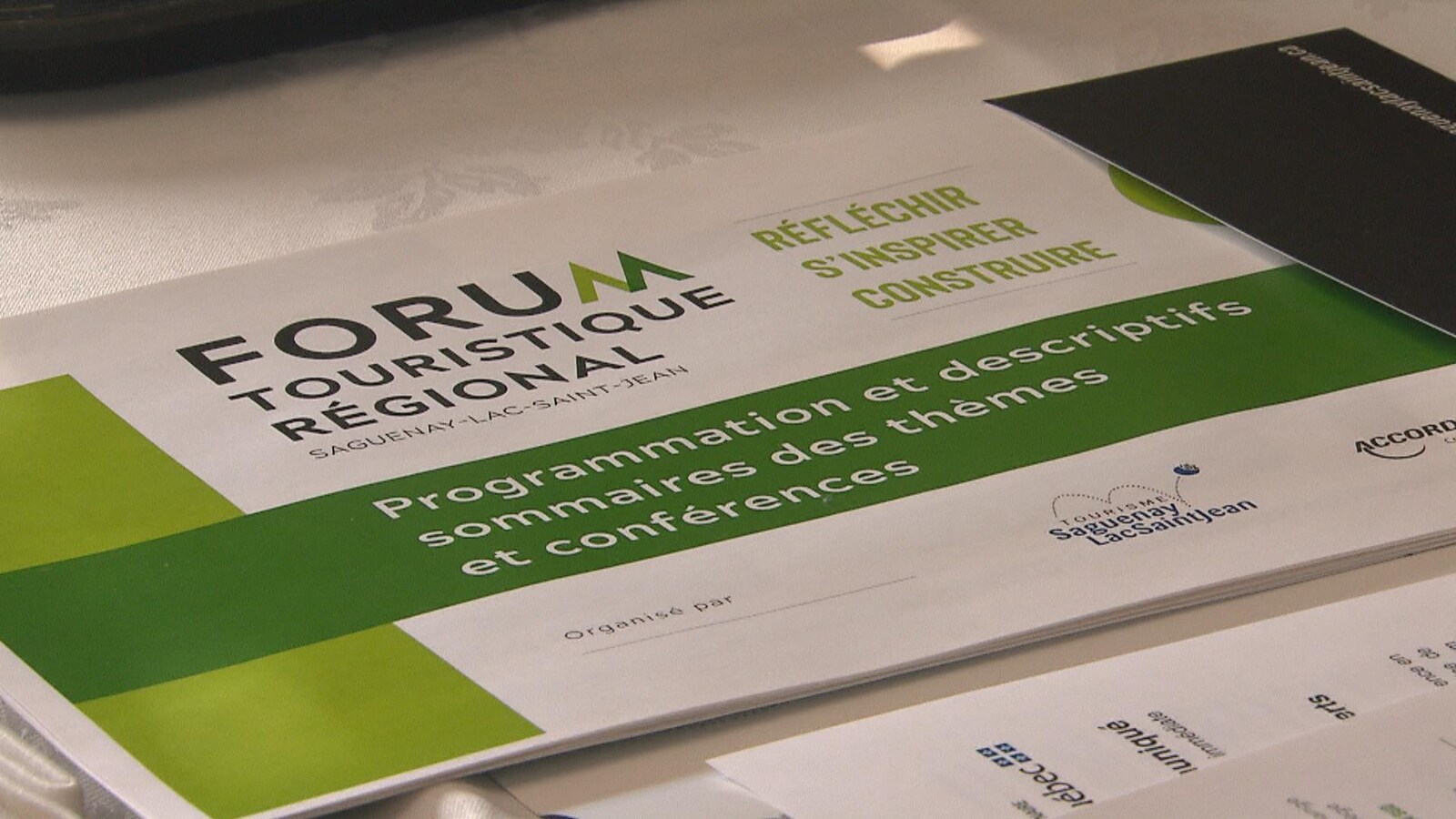 Couverture du document d'information du Forum touristique régional.