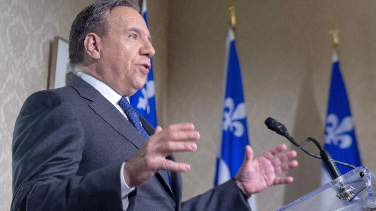 Le premier ministre désigné du Québec, François Legault, s'adresse aux médias le lendemain de l'élection provinciale du mardi 2 octobre 2018 à Québec.
