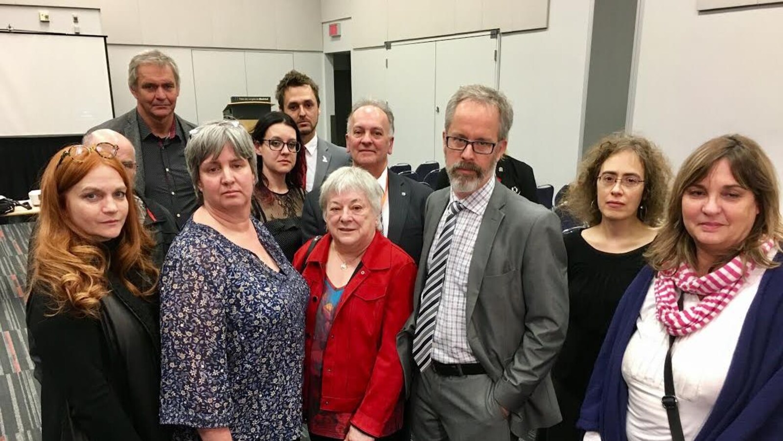Frédéric Lapointe en compagnie de conseillers municipaux dissidents