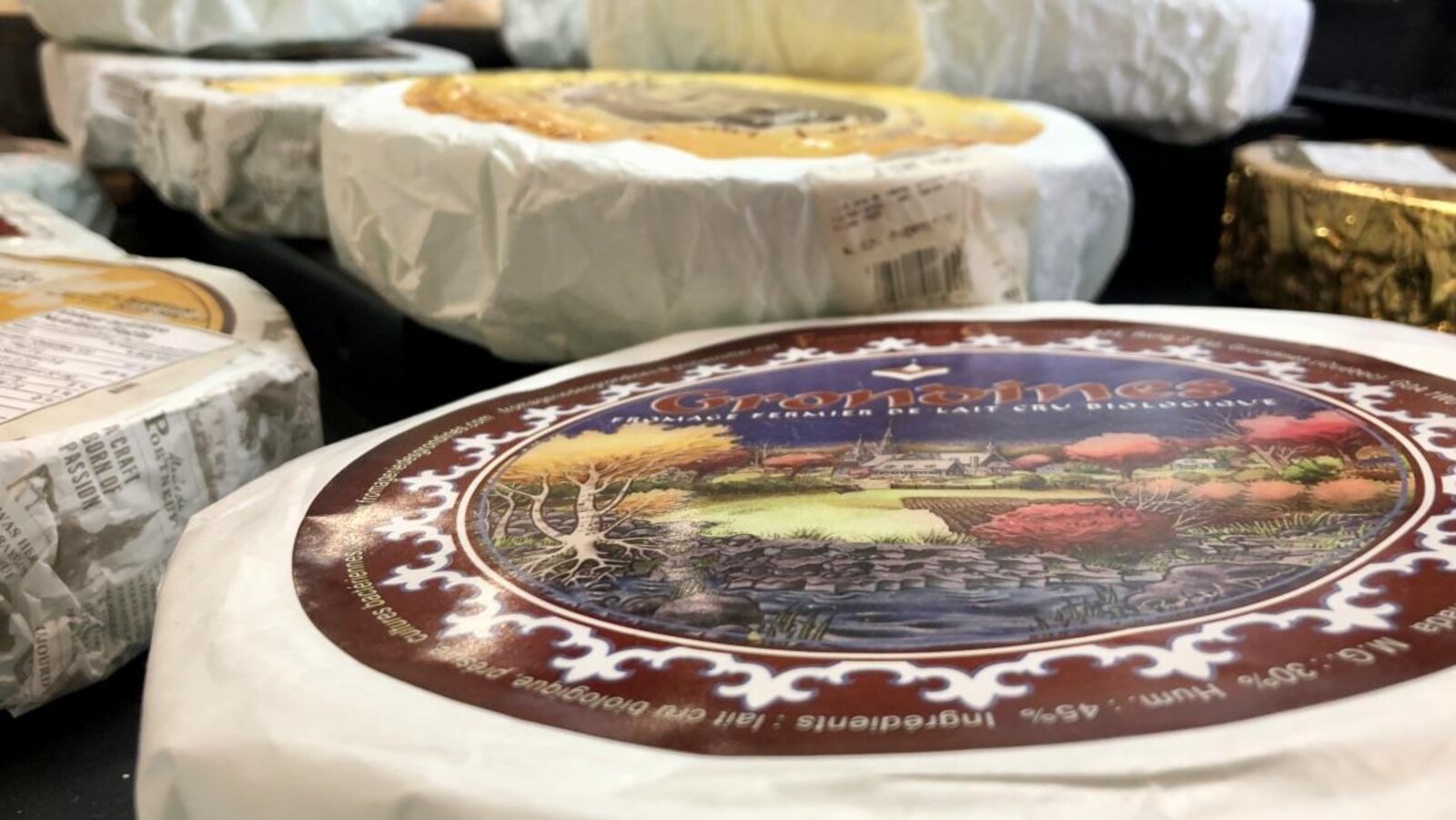 Une image montre des fromages . Les produits alimentaires inspectés par une agence provinciale ne peuvent pas être vendus dans une autre province, même s’ils sont jugés sécuritaires.