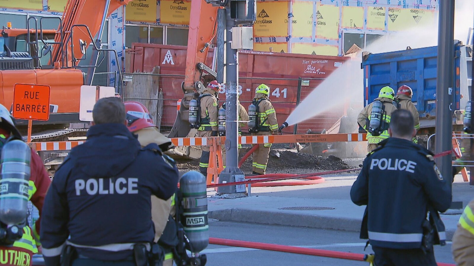 Importante fuite de gaz sur le boulevard René-Lévesque.