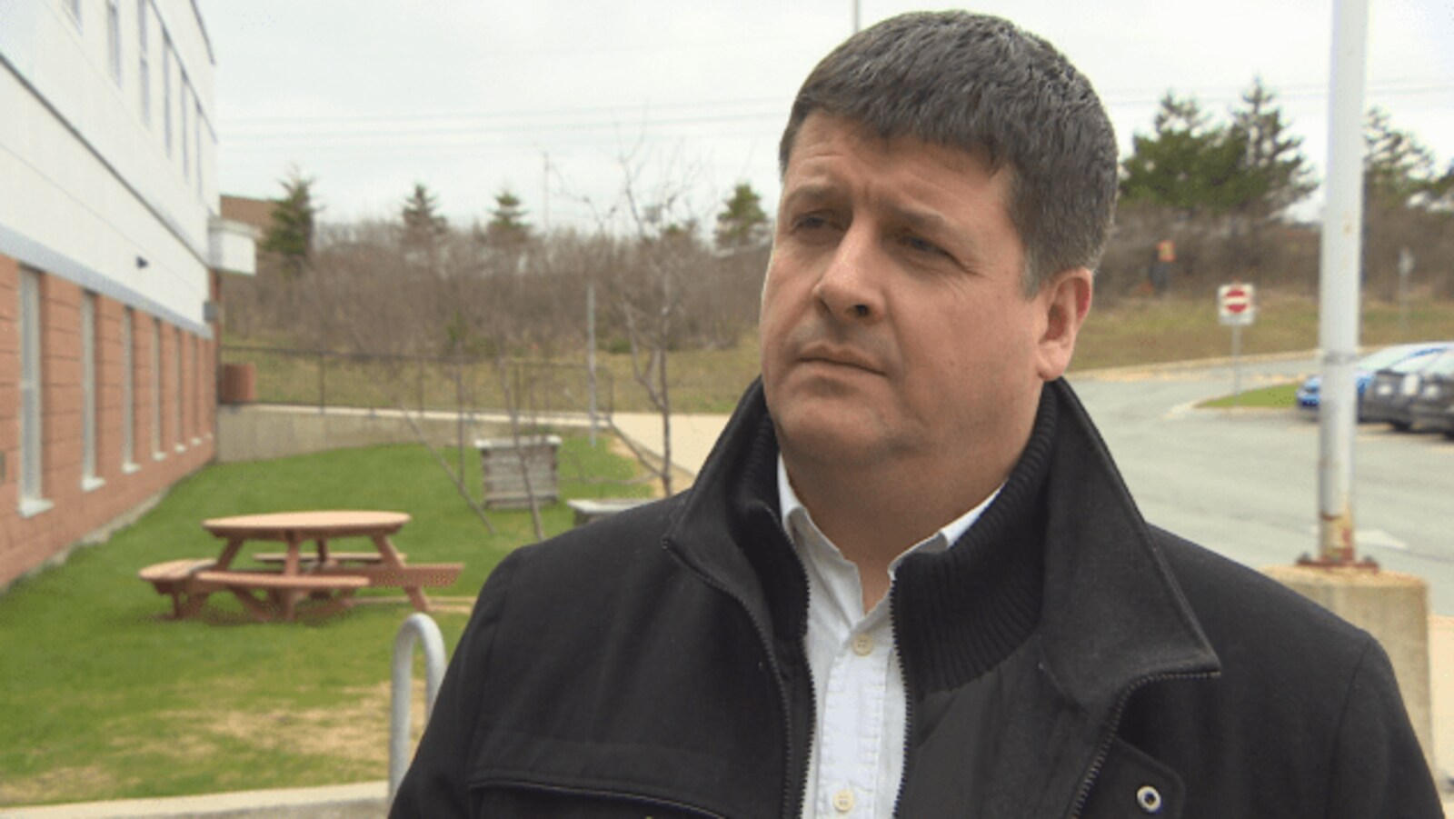Gros plan sur le visage de Gaël Corbineau, directeur général de la Fédération des francophones de Terre-Neuve-et-Labrador.