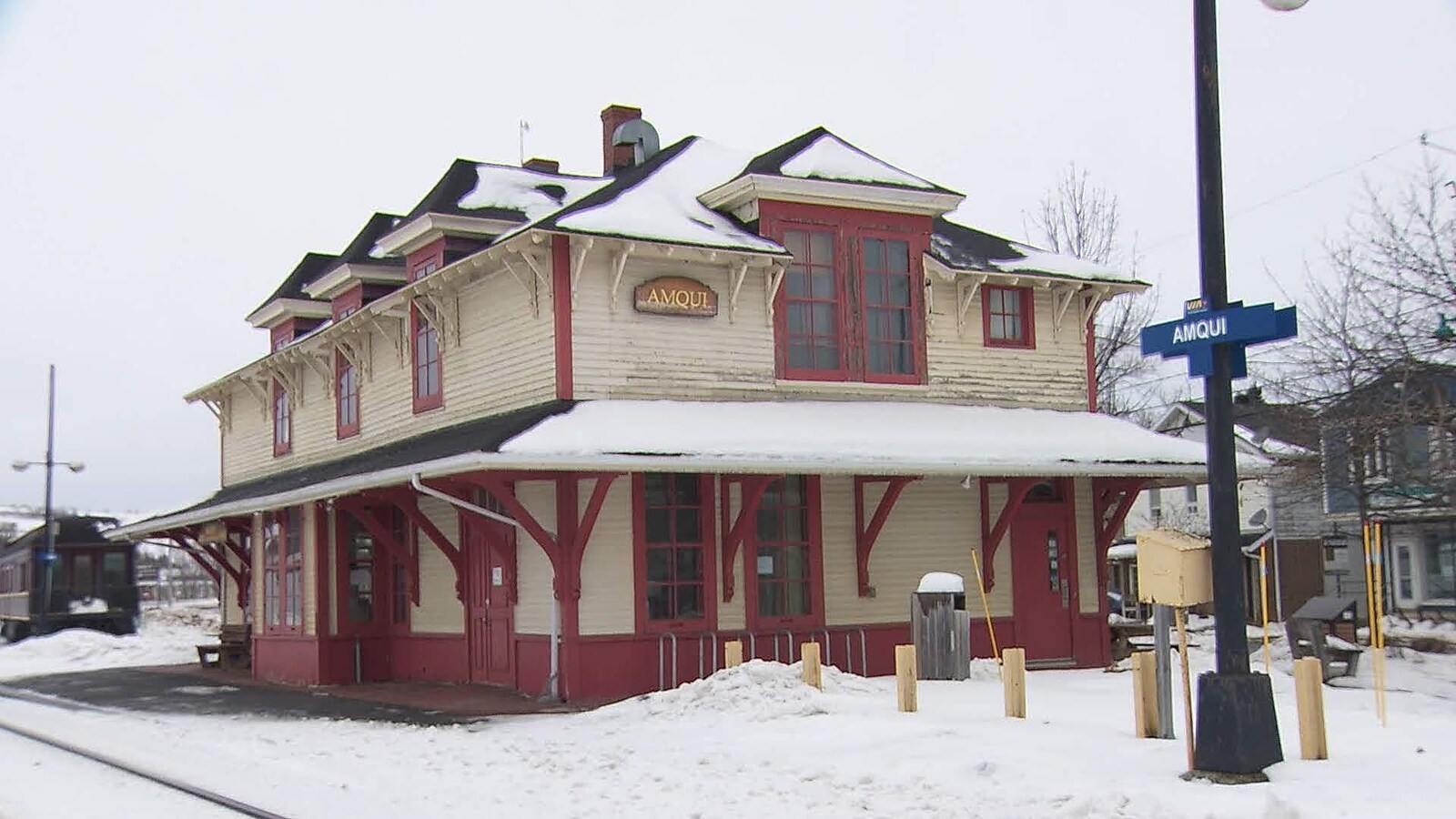 La gare patrimoniale d'Amqui, construite en 1904.