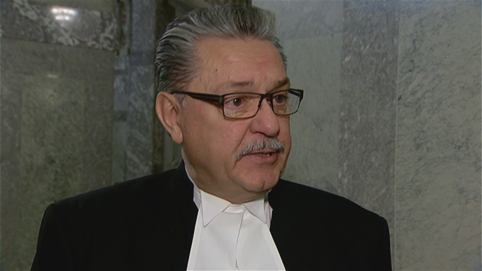 Un portrait de Gene Zwozdesky.