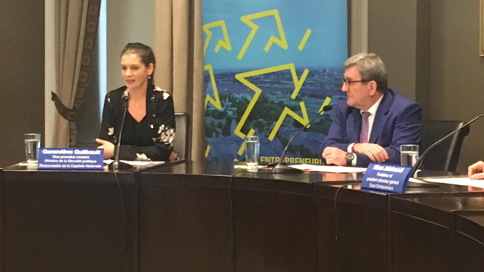 La ministre responsable de la région de la Capitale-Nationale, Geneviève Guilbault, et le maire de Québec, Régis Labeaume.