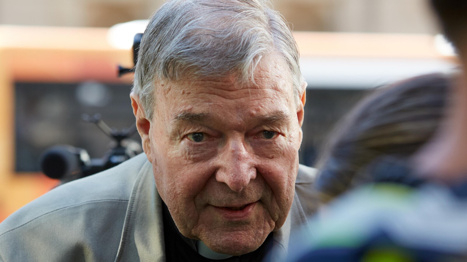 Le Cardinal George Pell arrive à la Cour de comté de Melbourne, Australie, le 27 février 2019.