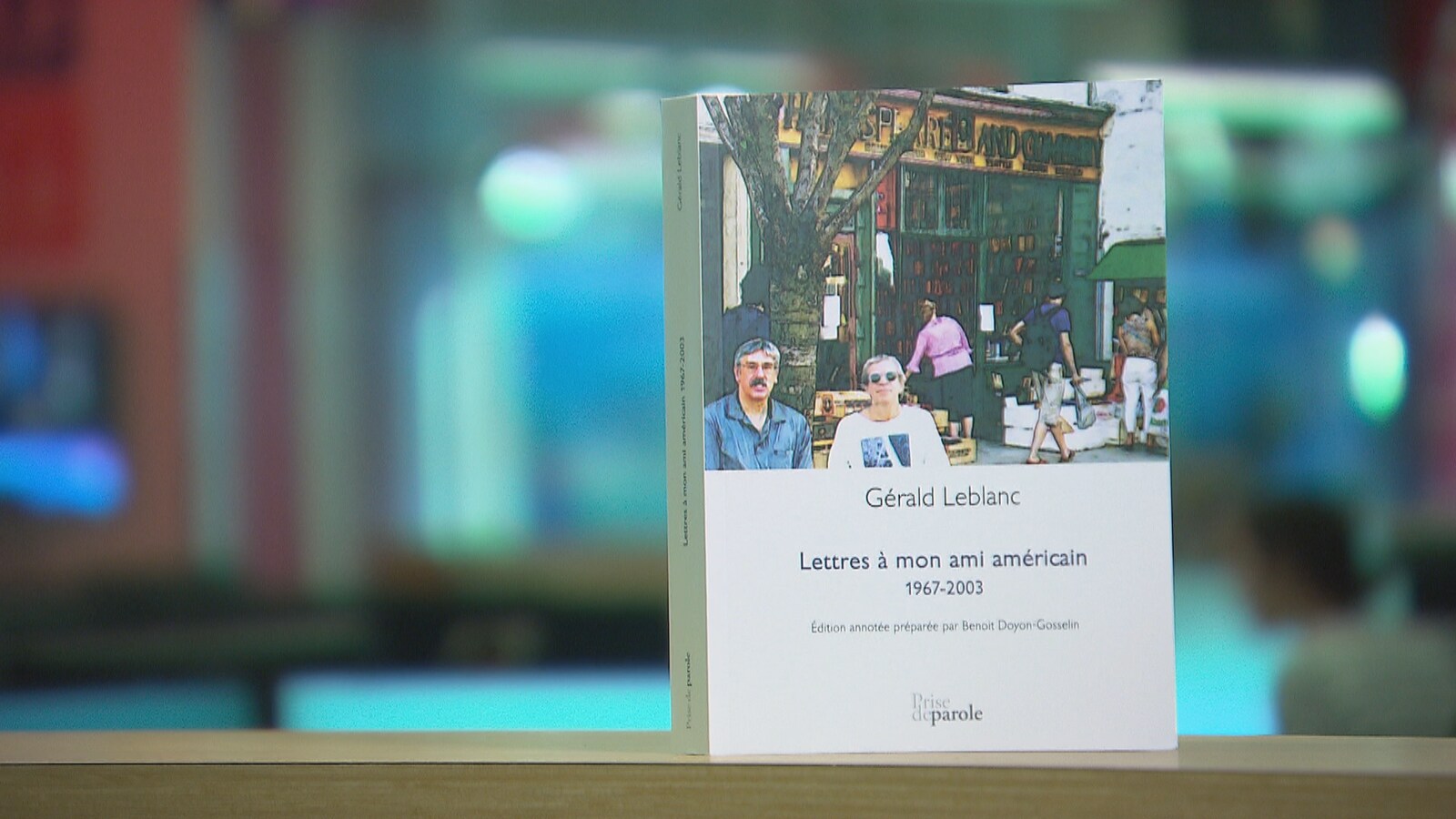 Une photo du recueil de lettres.