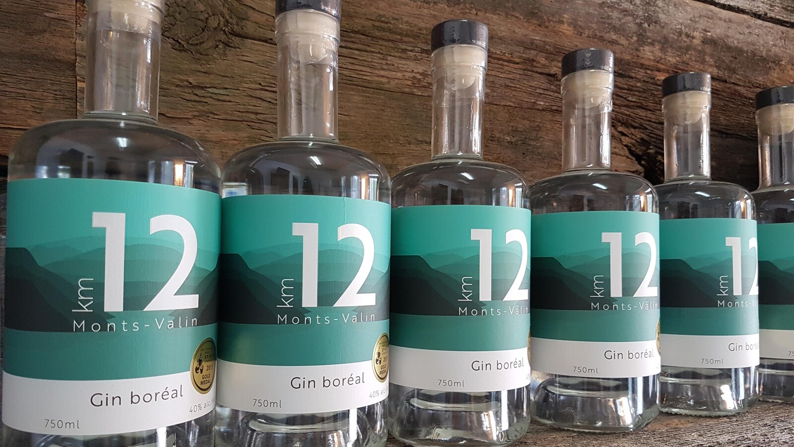 Des bouteilles de gin Km12