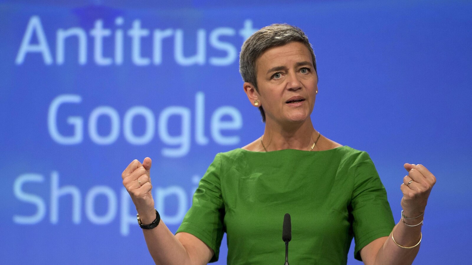 La Commissaire européenne à la Concurrence, Margrethe Vestager, lors d'une conférence de presse à Bruxelles, mardi.