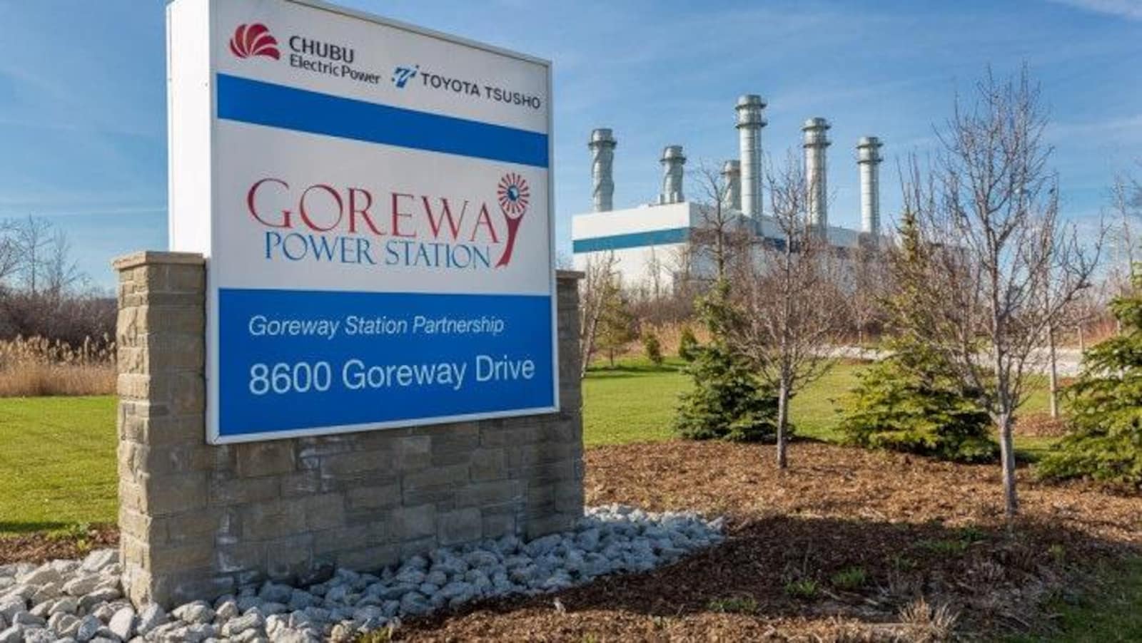 Photo du panneau de la centrale Goreway à l'avant des installations.