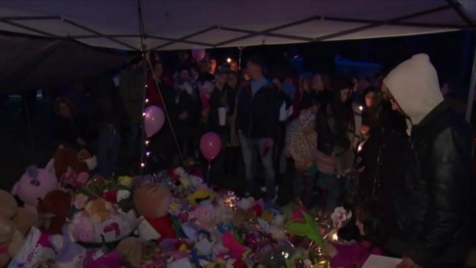 Des centaines de personnes ont rendu hommage à la fillette de Granby.