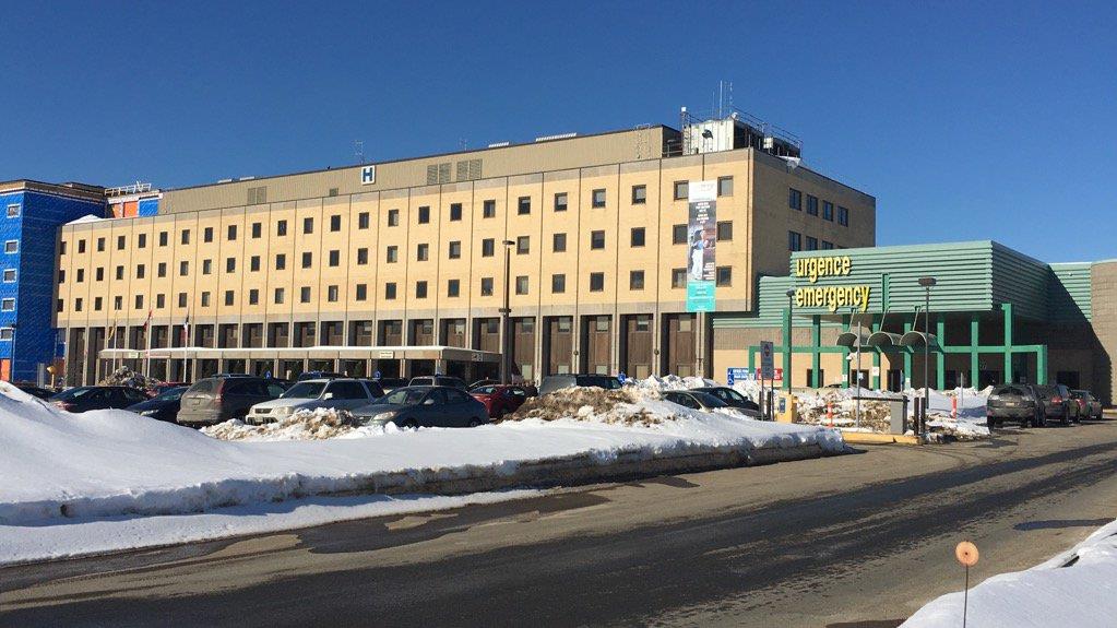 L'hôpital vu de l'extérieur en hiver