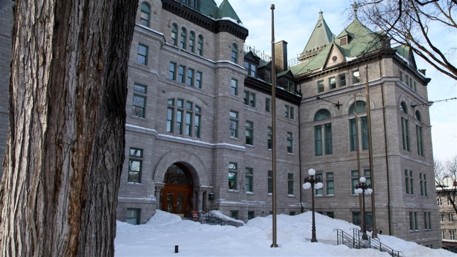 L'hôtel de ville de Québec en hiver