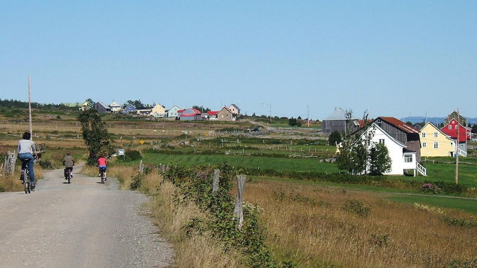 L'île de Notre-Dame-des-Sept-Douleurs est située à environ 25 kilomètres de Rivière-du-Loup, dans le Bas-Saint-Laurent.