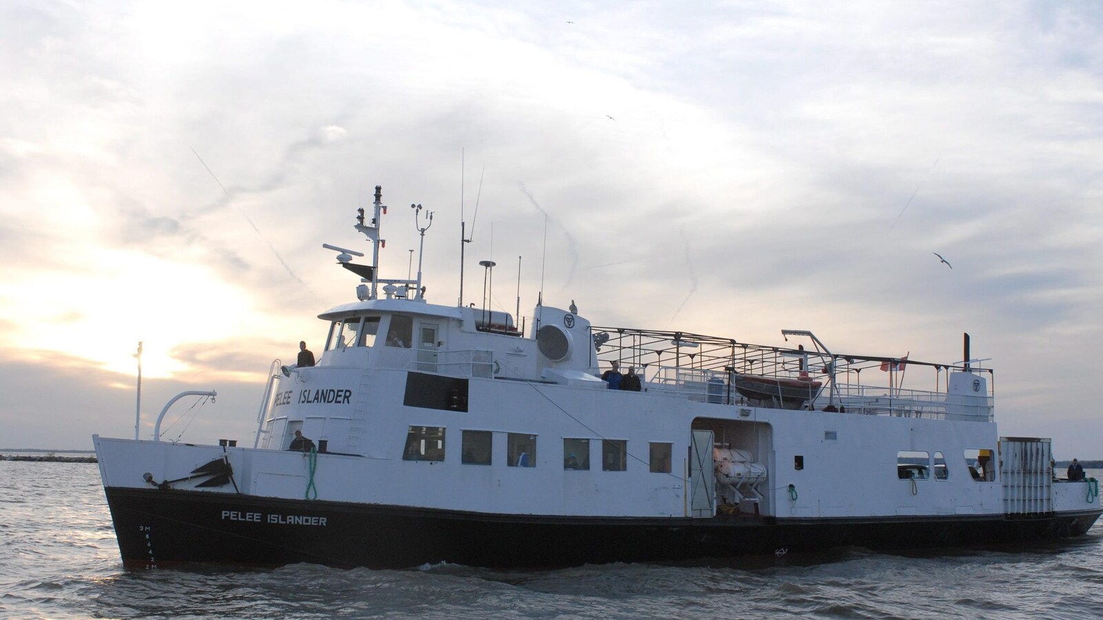 Le traversier Pelee Islander avance sur les eaux du Lac Érié.