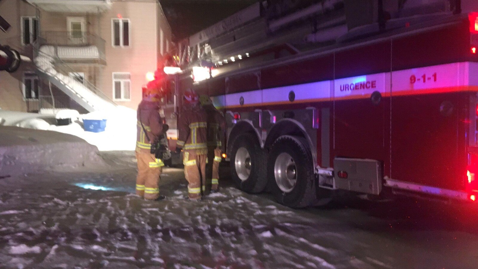 Une quarantaine de pompiers sont intervenus pour maîtriser l'incendie.