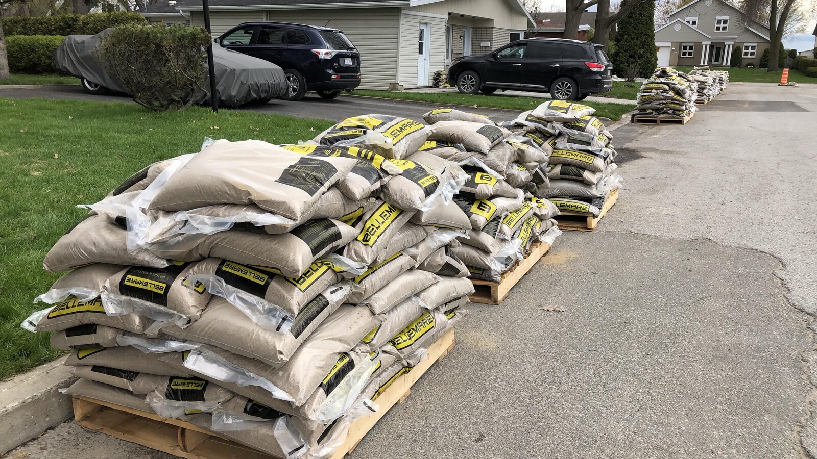C'est l'heure du nettoyage après les inondations à Trois-Rivières.