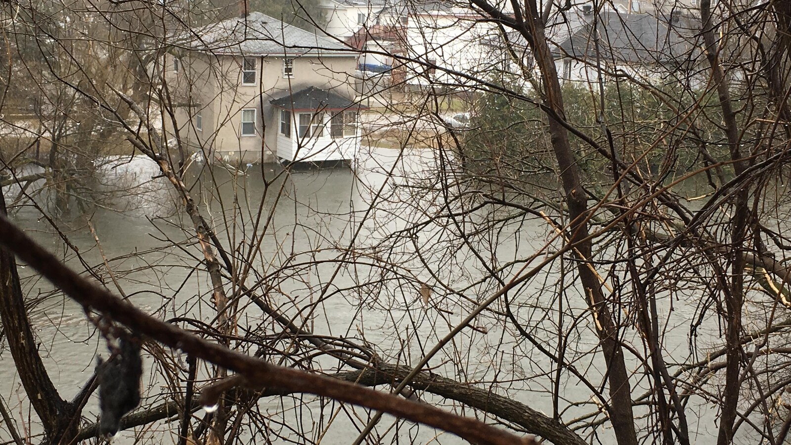 La crue printanière touche SaintAndréAvellin et menace l'Est ontarien