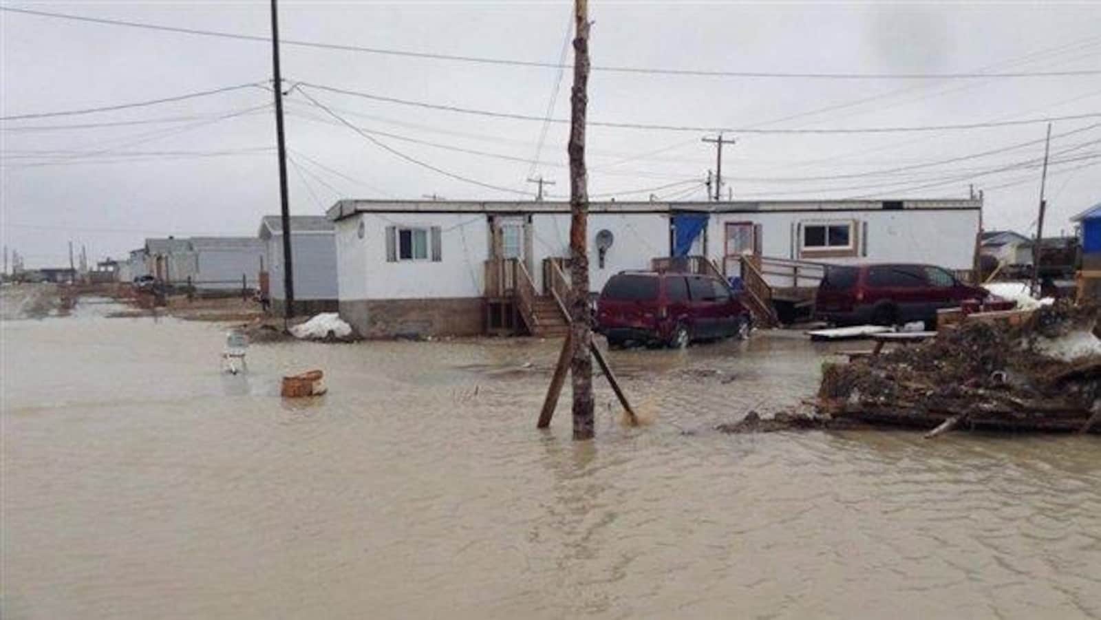 Les inondations à Kashechewan en mai 2014