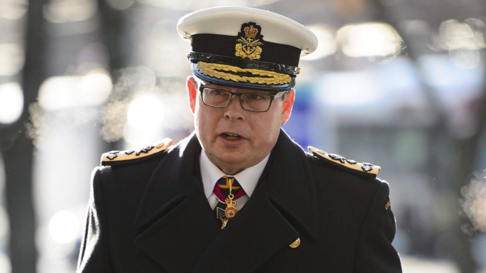 Le numéro 2 de l'armée, Mark Norman, à son arrivée en Cour de l'Ontatio, à Ottawa, mercredi.