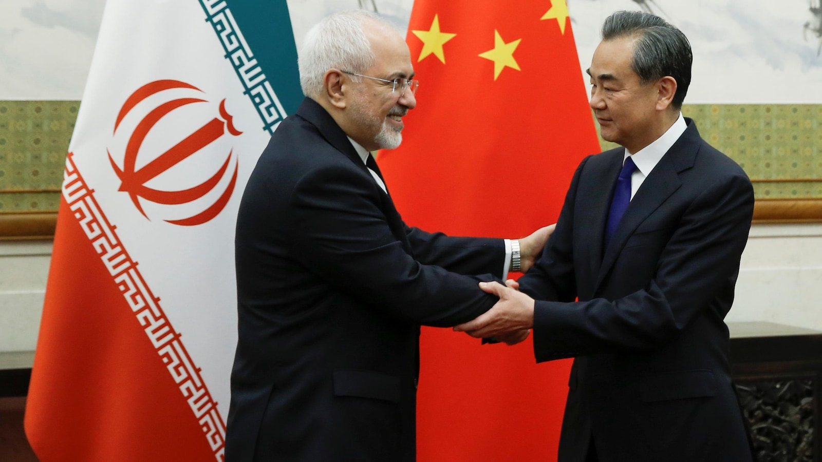 Rencontre entre les ministres iranien et chinois des Affaires étrangères.
